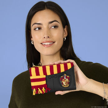 Harry Potter Gryffindor Winter Robes Wallet, , hi-res view 2