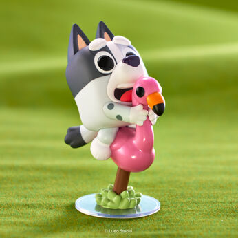 Pop! Muffin Flamingo Queen FWlifestyle1 view 2